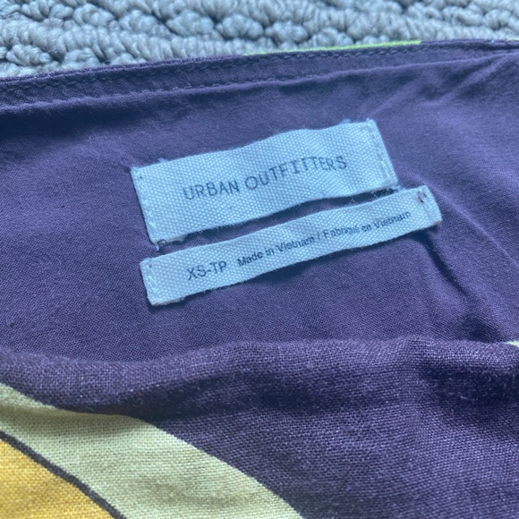 Urban Outfitters 70s style printed mini skirt - Picture 6 of 9